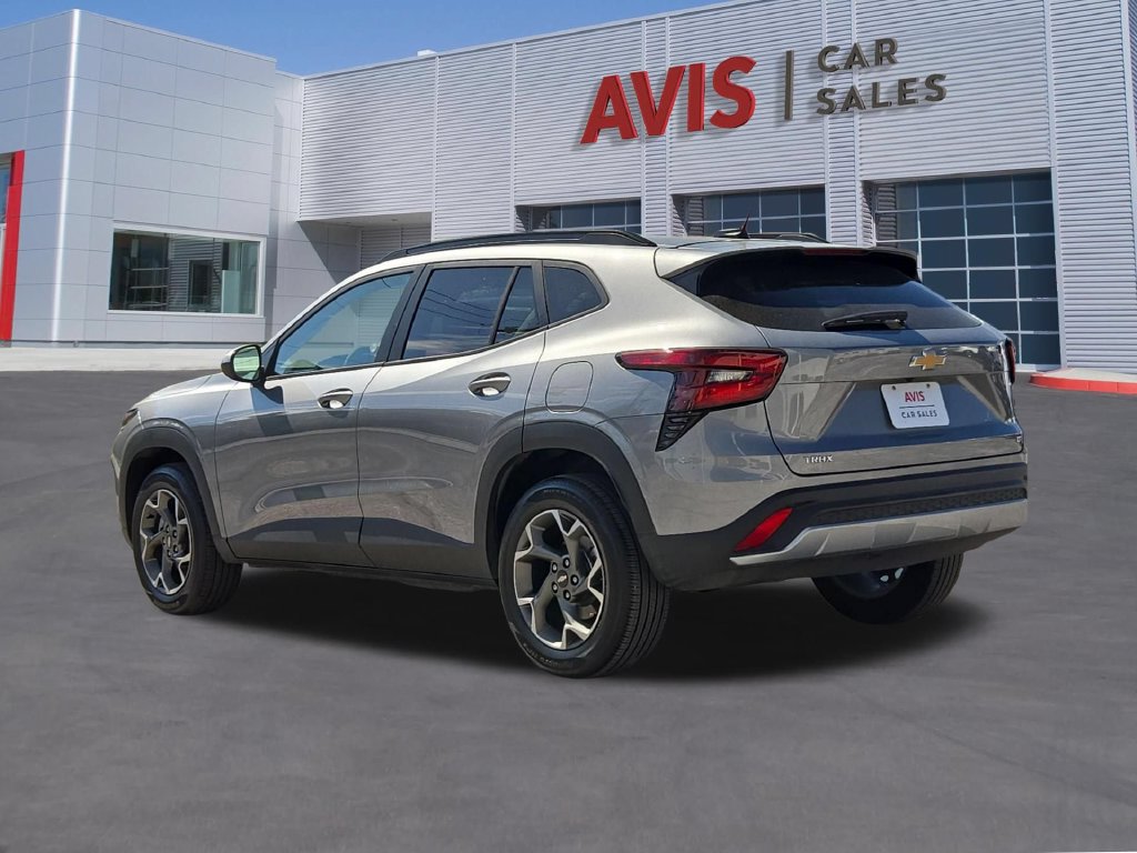 Used 2026 Chevrolet Trax LT FWD image 9