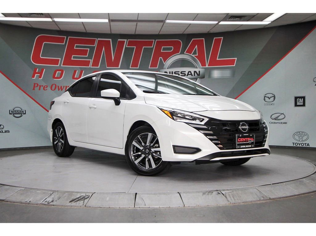 Used 2025 Nissan Versa SV w/ Trunk Package