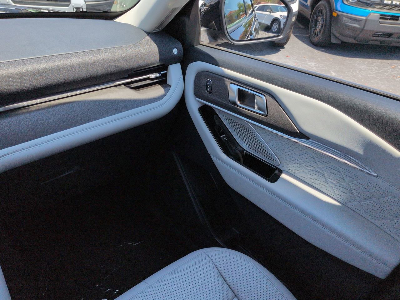 New 2026 Ford Explorer Platinum AWD/4WD image 16
