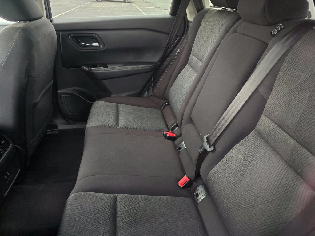 Used 2025 Nissan Rogue SV FWD image 19