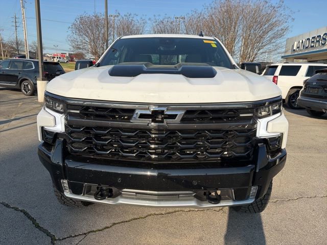 Used 2025 Chevrolet Silverado 1500 ZR2 w/ Technology Package image 8