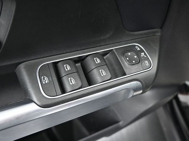 Used 2021 Mercedes-Benz GLB 250 image 13