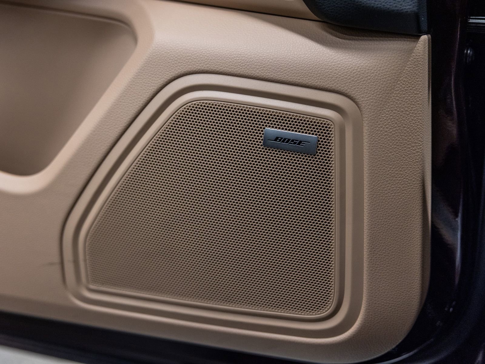 Certified 2024 Porsche Macan AWD/4WD image 45