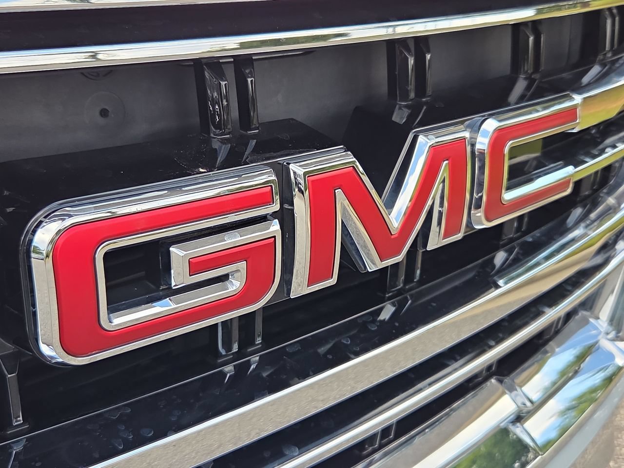 Used 2023 GMC Yukon SLT RWD image 31