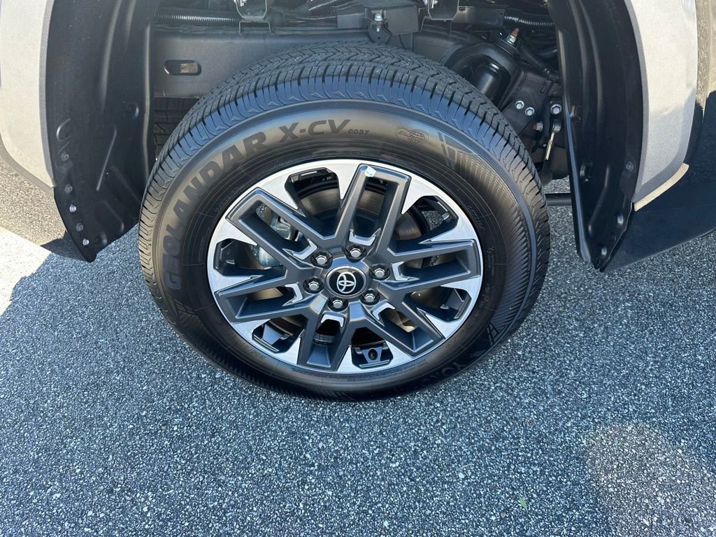 Used 2025 Toyota Tundra Limited image 5