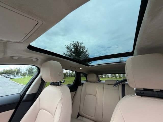 Used 2020 Jaguar F-PACE Premium AWD/4WD image 21