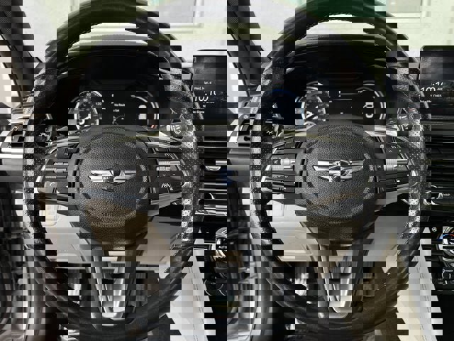 Used 2023 Genesis G70 2.0T image 17