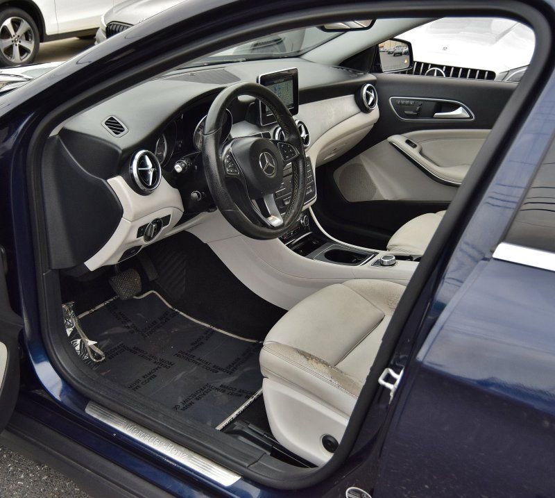 Used 2017 Mercedes-Benz GLA 250 4MATIC image 18