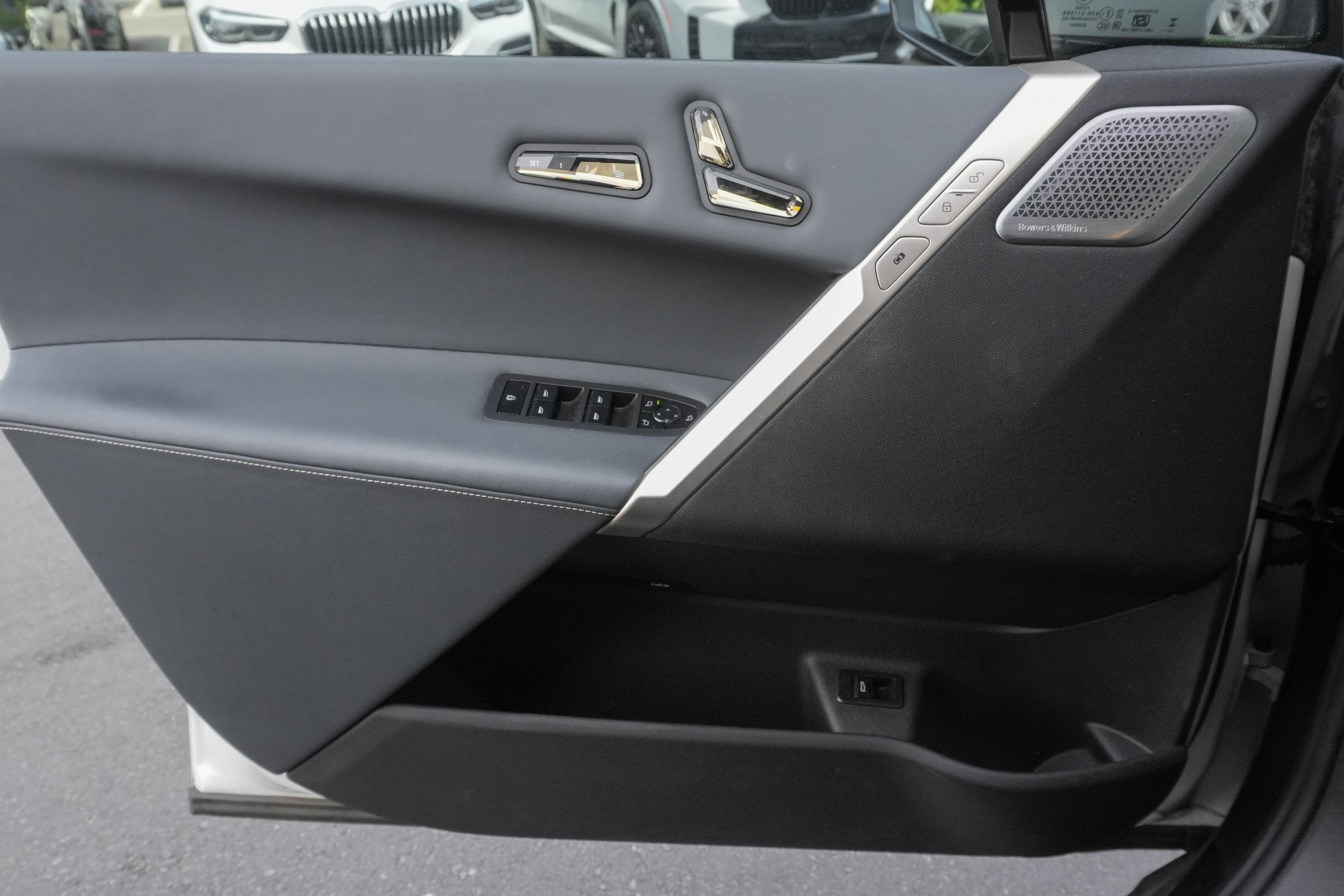 Used 2024 BMW iX M60 AWD/4WD image 29