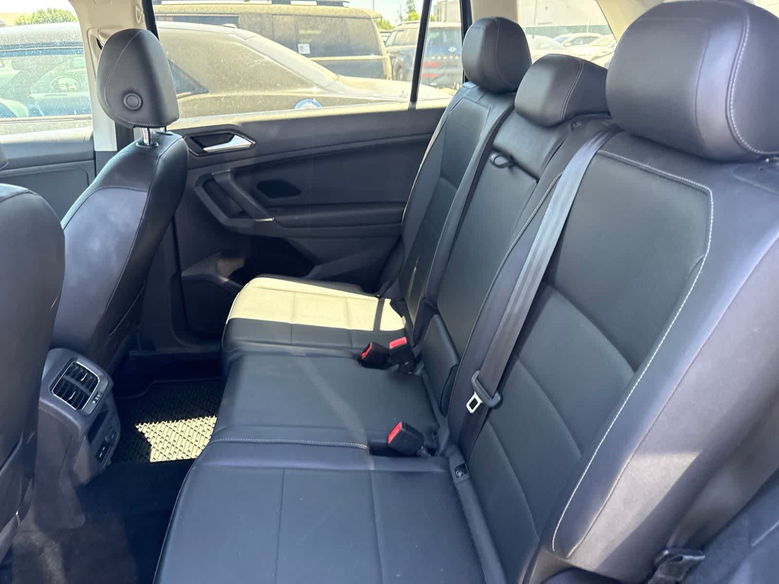 Used 2018 Volkswagen Tiguan SE FWD image 17