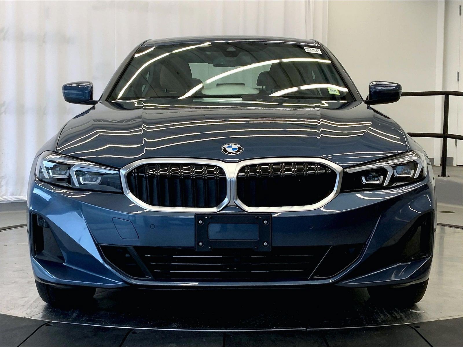 Used 2025 BMW 330i xDrive Sedan w/ M Sport Package AWD/4WD image 10