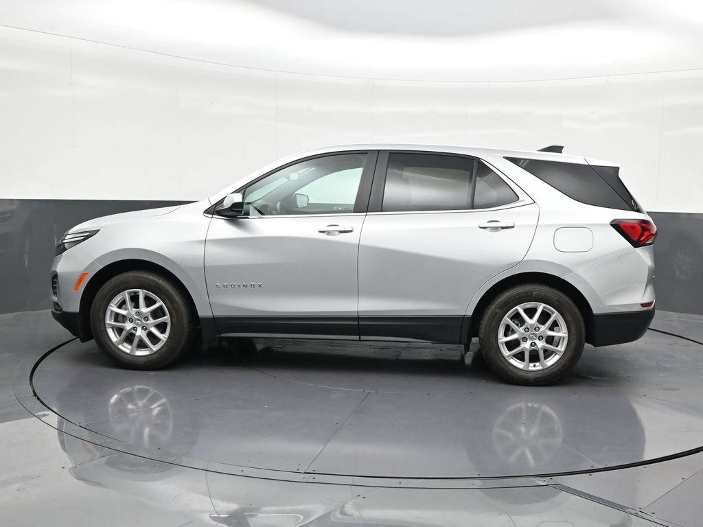 Used 2022 Chevrolet Equinox LT FWD image 2