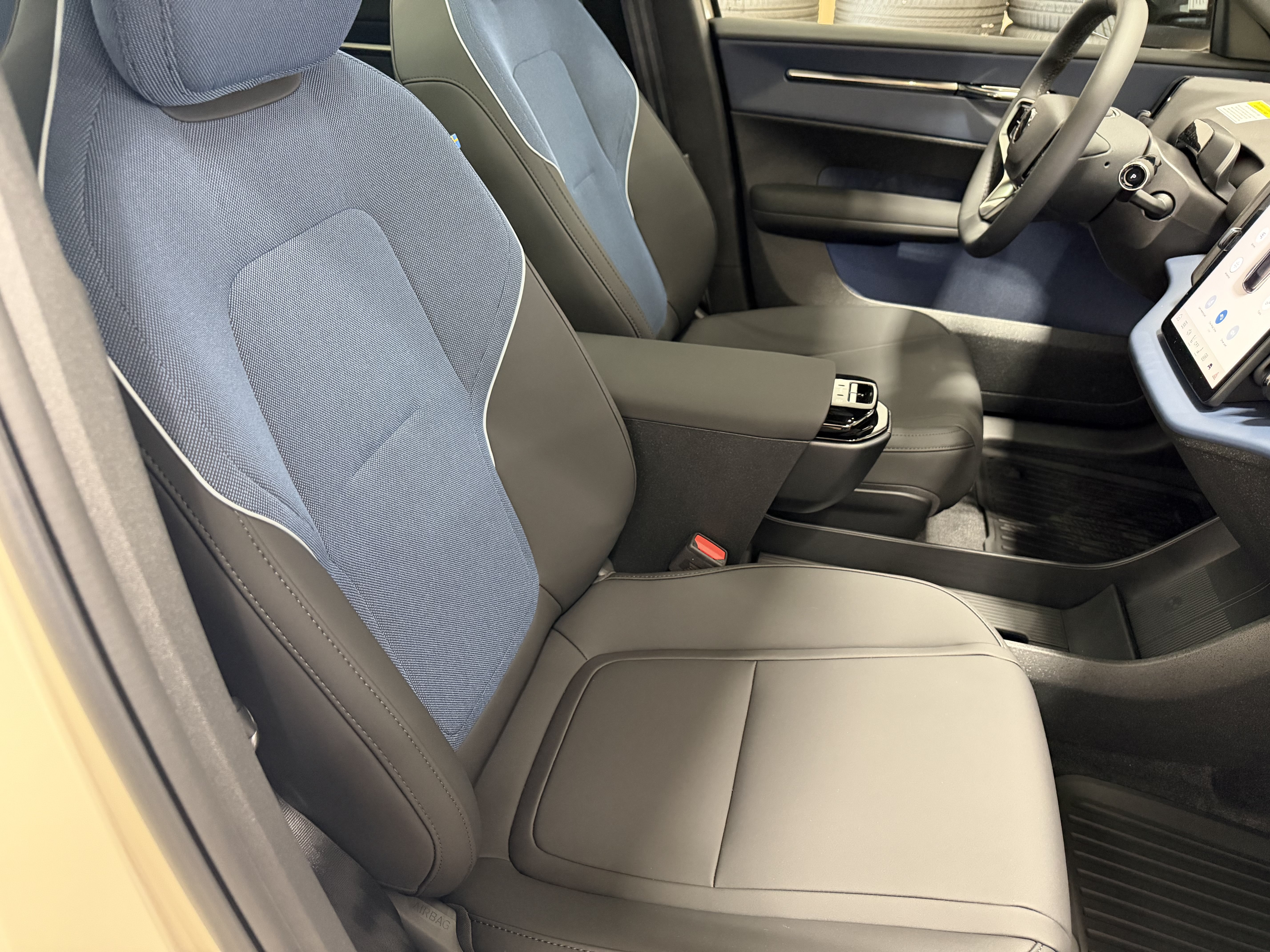 New 2026 Volvo EX30 Cross Country Ultra w/ Protection Package Premier AWD/4WD image 25