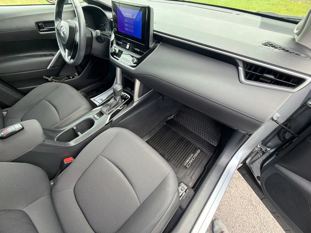 Used 2024 Toyota Corolla Cross LE w/ Moonroof Package AWD/4WD image 32