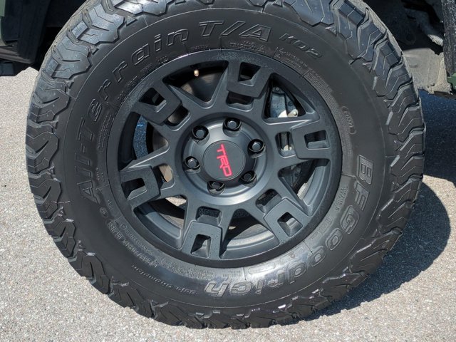 Used 2022 Toyota Tacoma TRD Sport w/ Technology Package RWD image 22