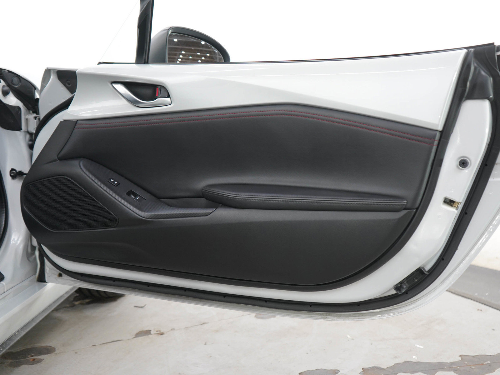 Used 2016 MAZDA MX-5 Miata Grand Touring RWD image 11