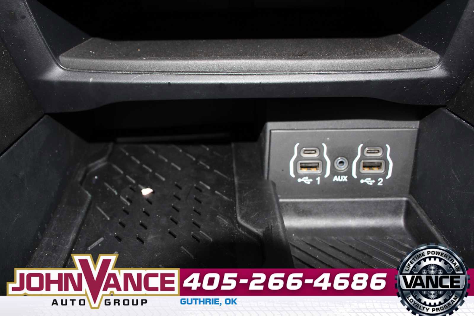 Used 2025 Chrysler Pacifica Limited FWD image 43