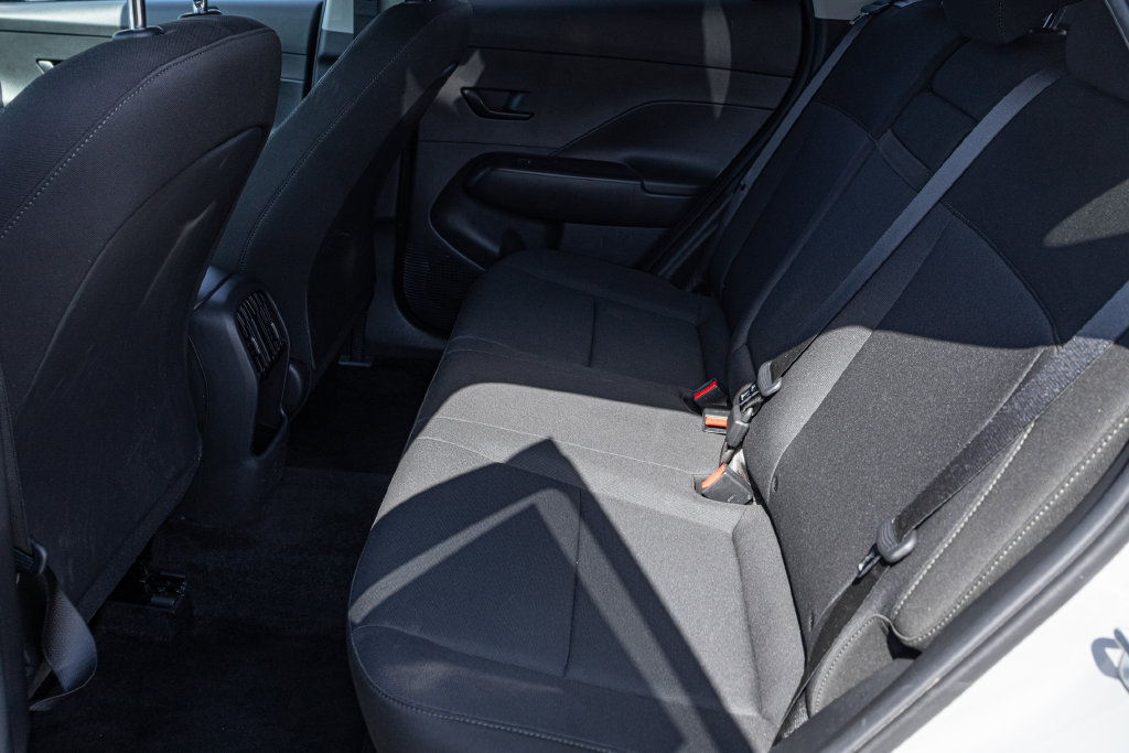 Certified 2025 Hyundai Kona SEL AWD/4WD image 27