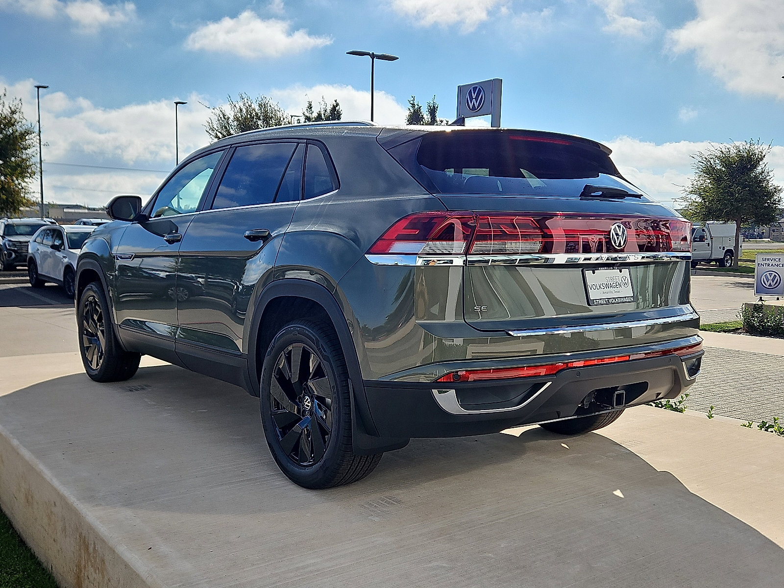 New 2026 Volkswagen Atlas Cross Sport SE image 2