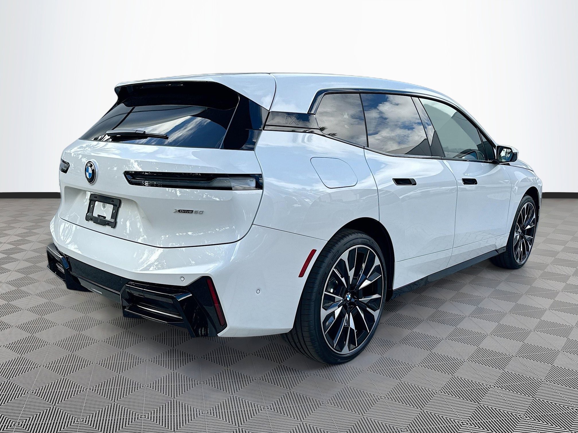 New 2026 BMW iX xDrive60 w/ M Sport Package image 6