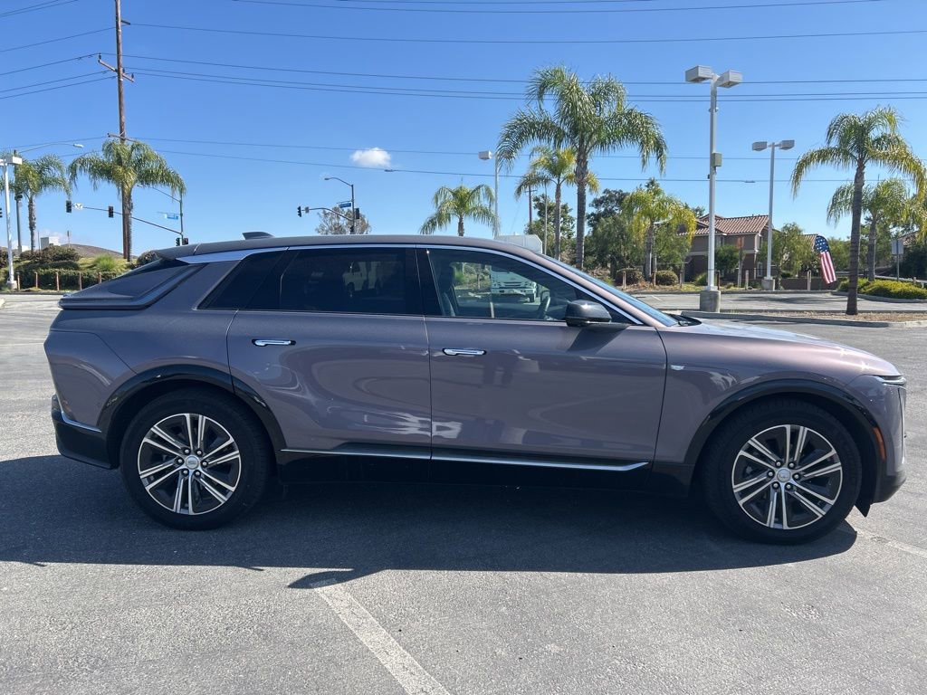 Used 2024 Cadillac Lyriq Luxury AWD/4WD image 4