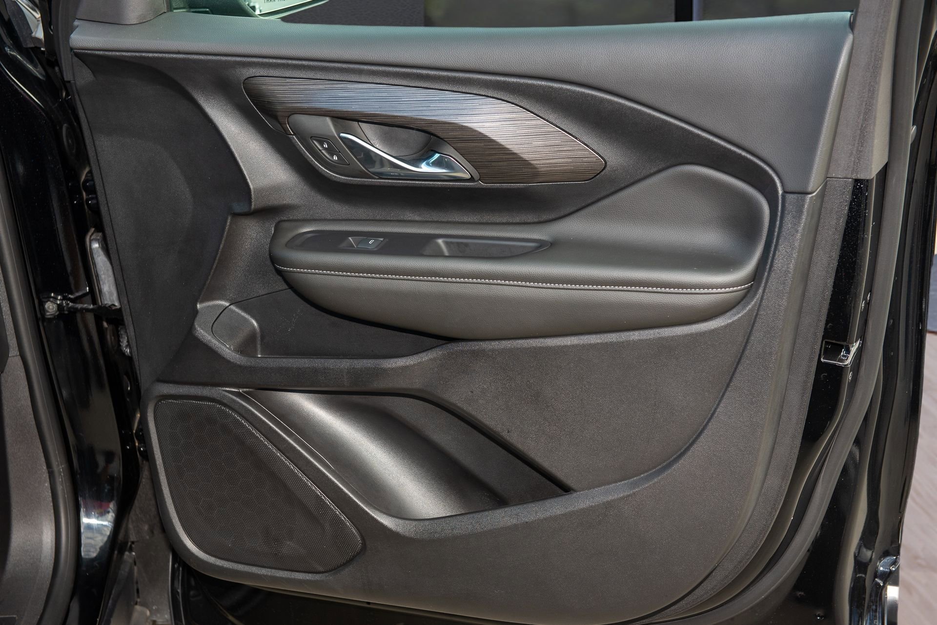 Used 2024 GMC Terrain SLE w/ Driver Convenience Package image 19