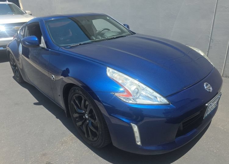 Used 2016 Nissan 370Z Coupe RWD image 4