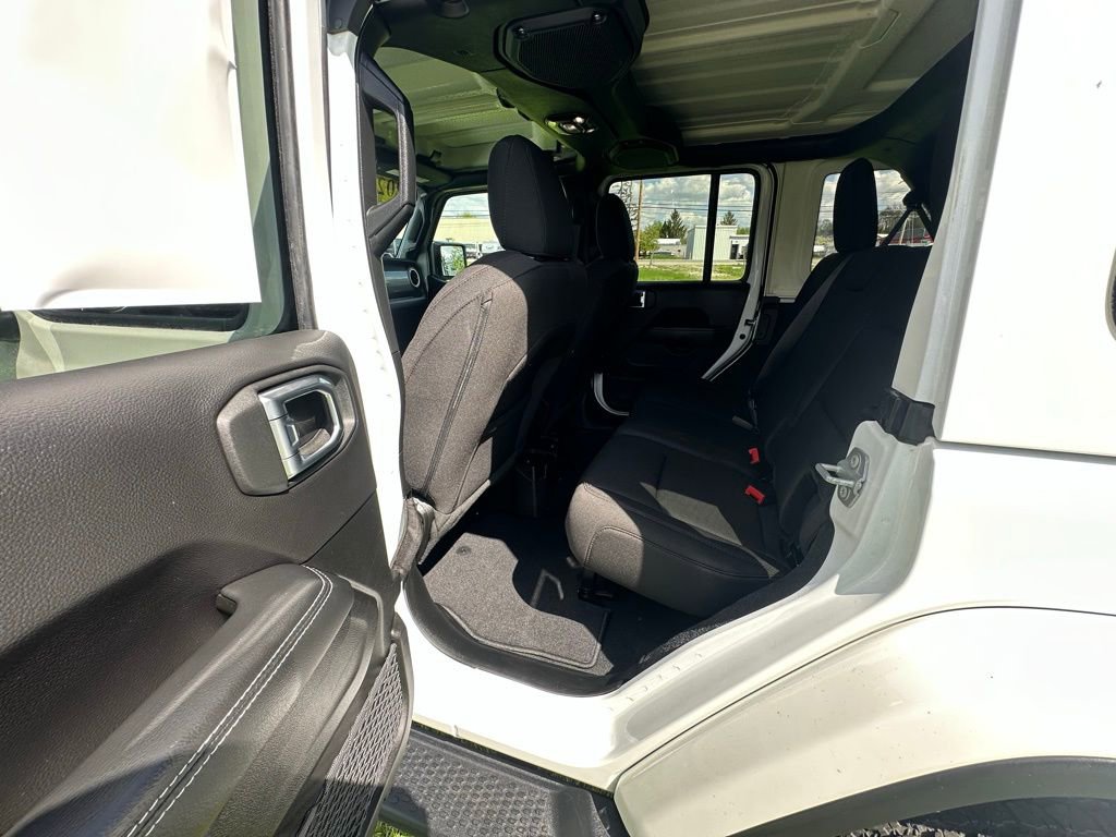 Used 2023 Jeep Wrangler Unlimited Sahara w/ Cold Weather Group AWD/4WD image 10