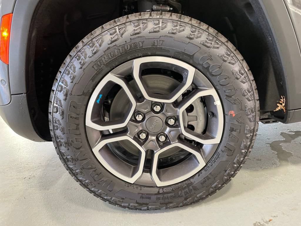 New 2024 Jeep Grand Cherokee Trailhawk w/ Advanced Protech Group II AWD/4WD image 14