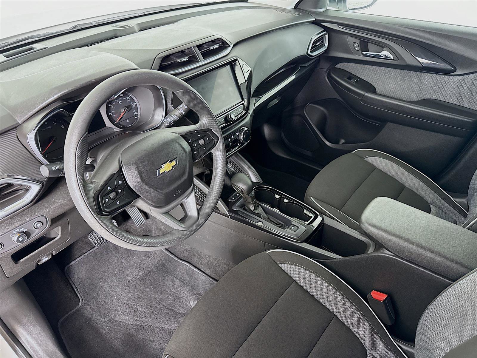 Used 2023 Chevrolet TrailBlazer LT w/ Convenience Package image 10