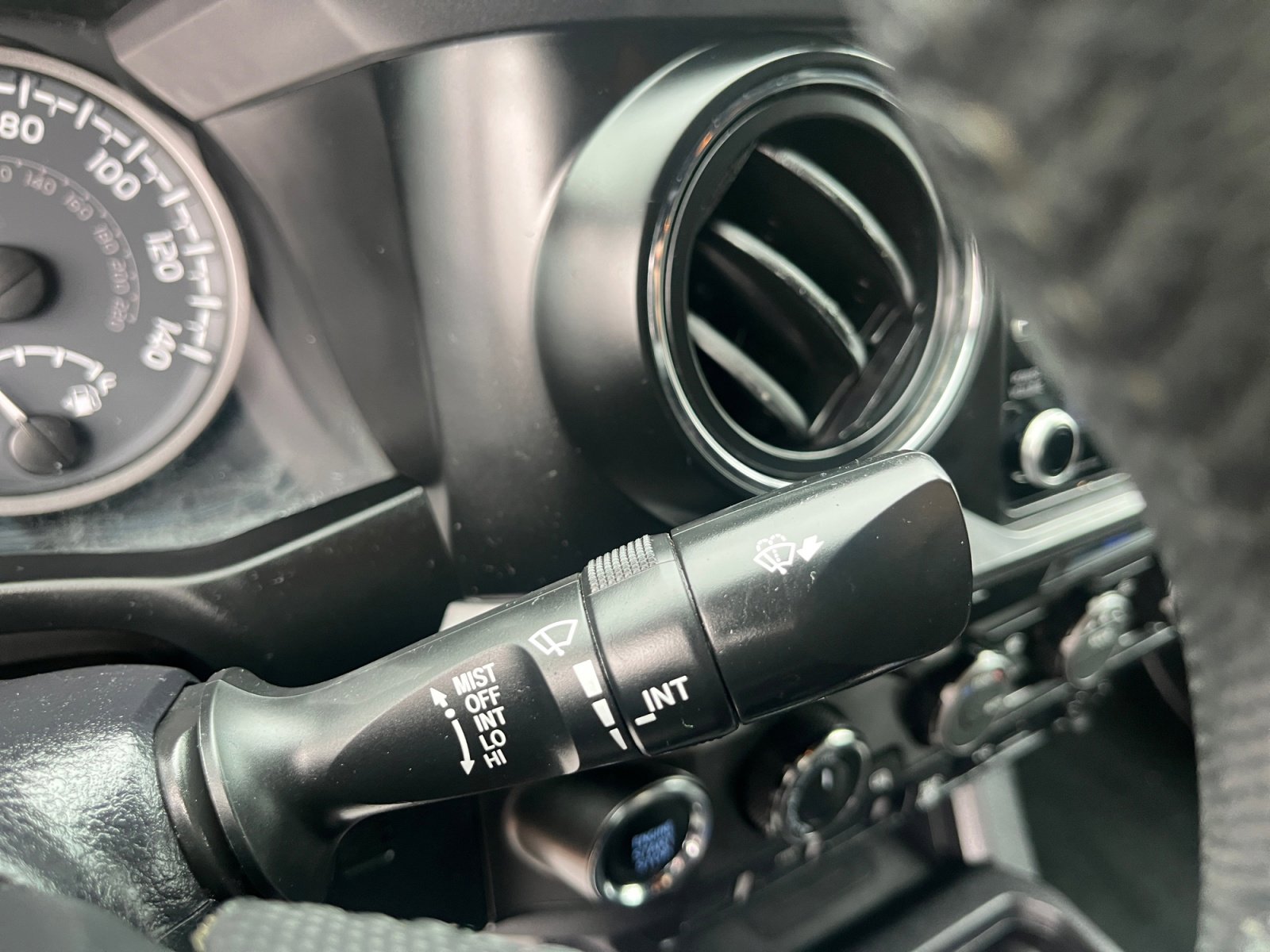 Used 2021 Toyota Tacoma TRD Sport AWD/4WD image 11