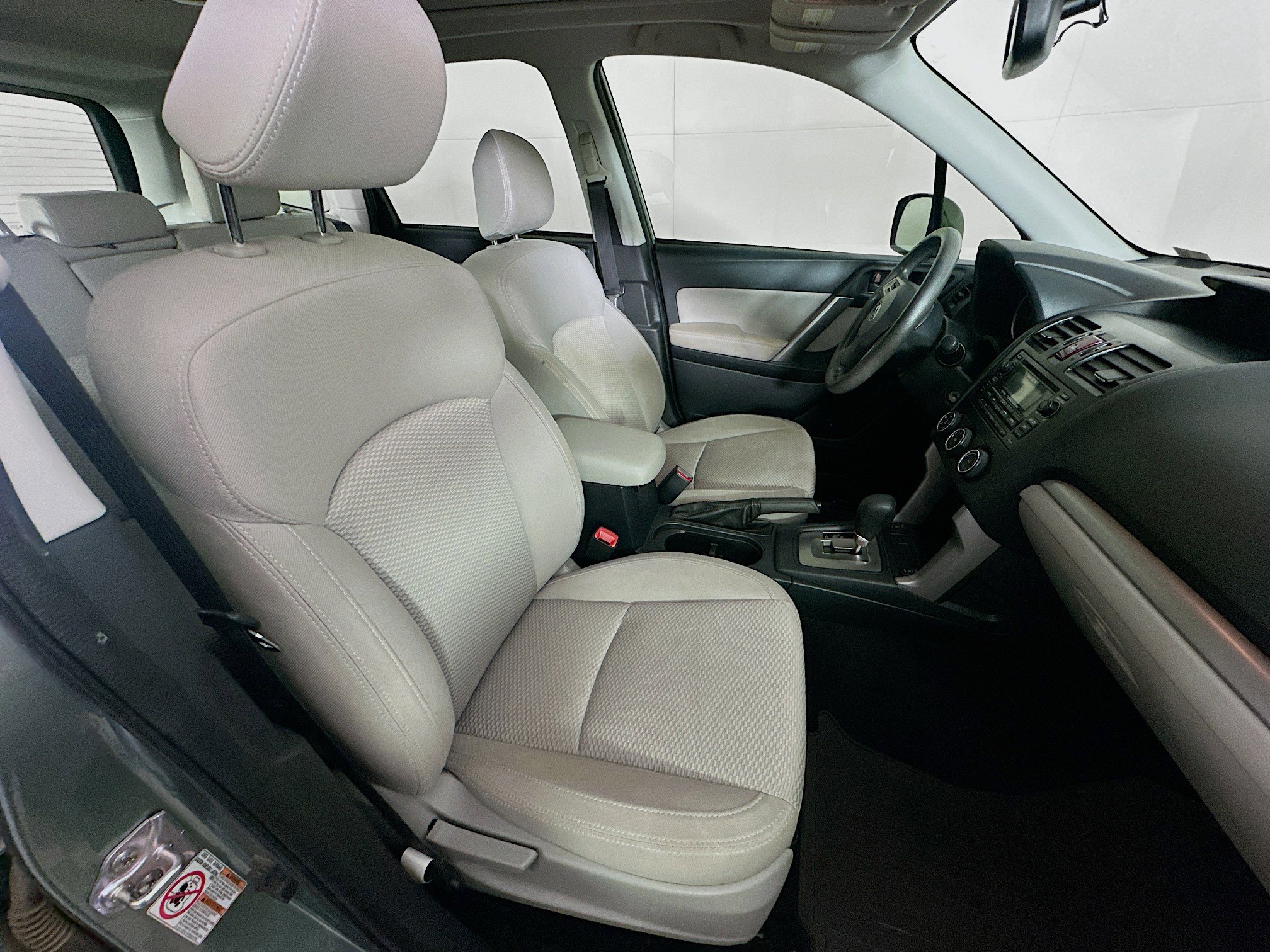 Used 2015 Subaru Forester 2.5i Premium w/ All-Weather Package AWD/4WD image 29