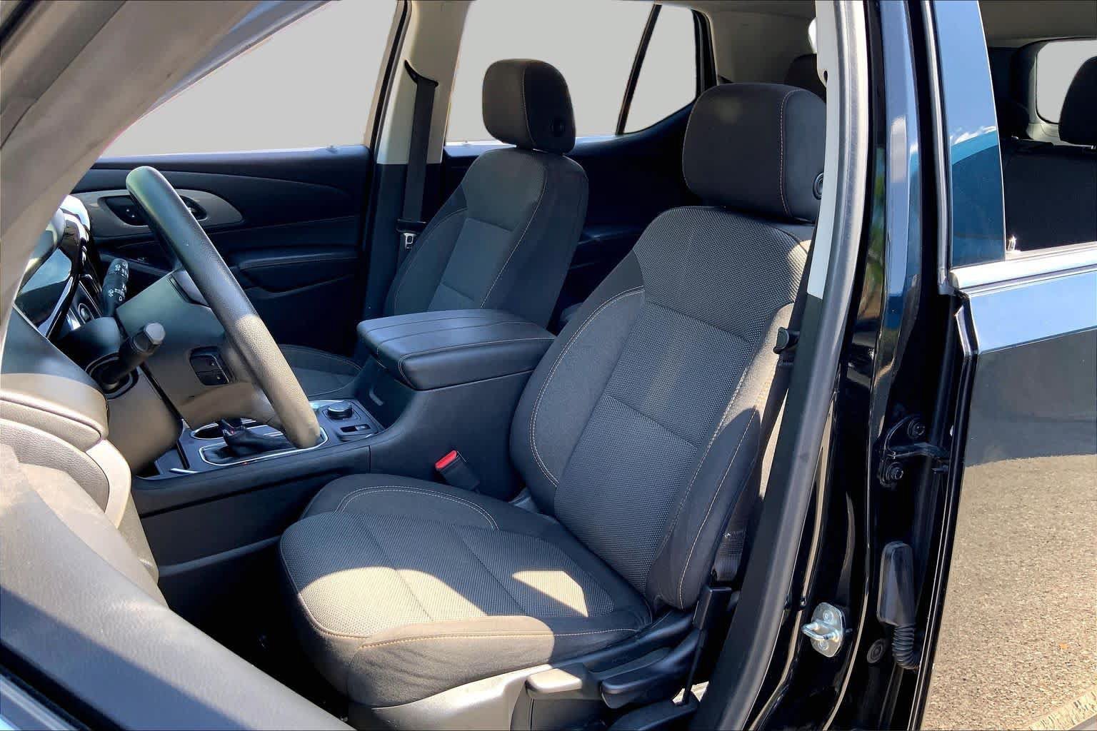 Used 2020 Chevrolet Traverse LS FWD image 8