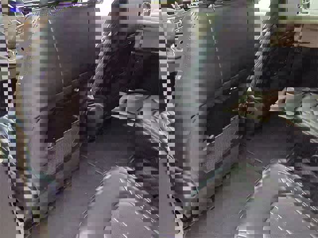 Used 2023 Chrysler Pacifica Touring-L image 18