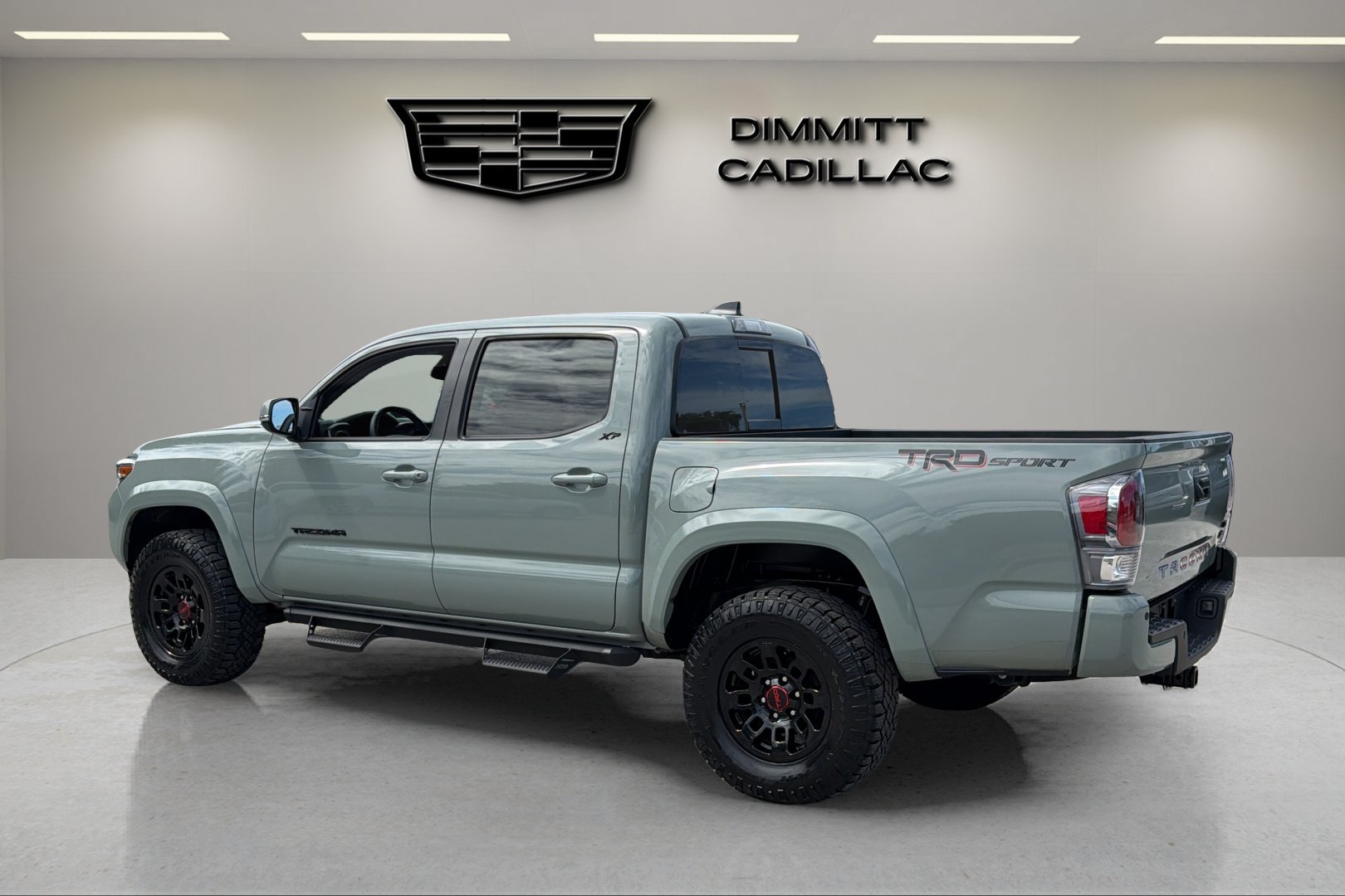 Used 2022 Toyota Tacoma TRD Sport w/ Technology Package RWD image 7