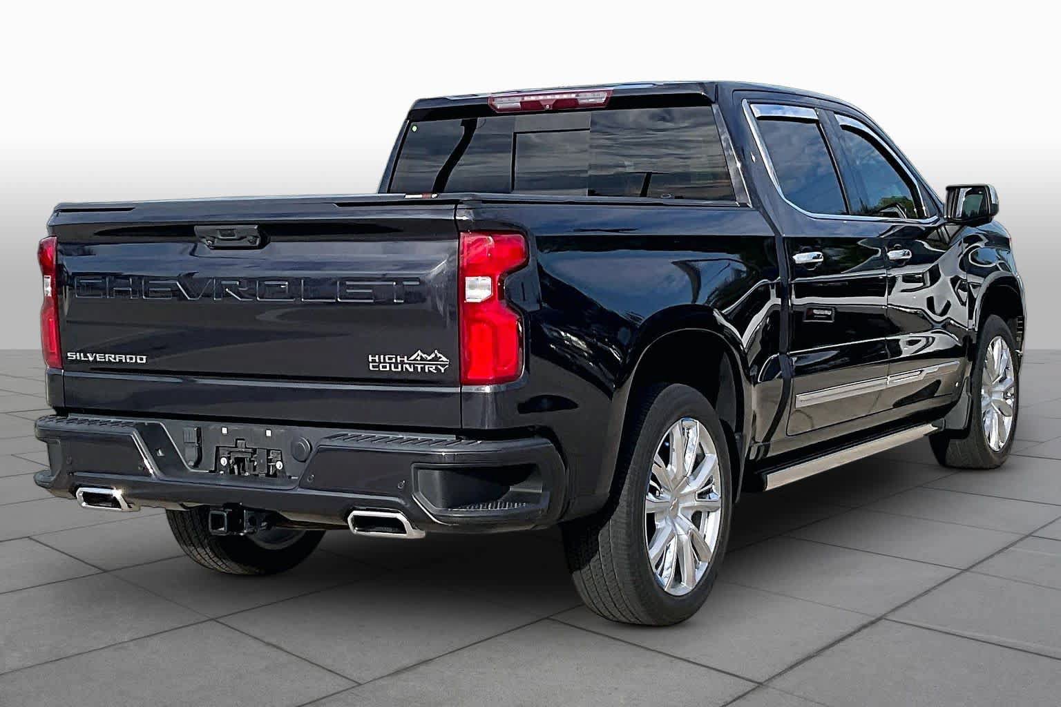 Used 2022 Chevrolet Silverado 1500 High Country w/ High Country Premium Package AWD/4WD image 13