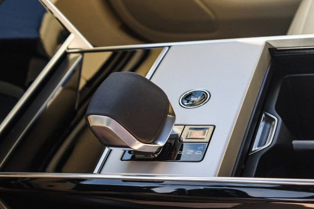New 2025 Land Rover Range Rover SE image 19