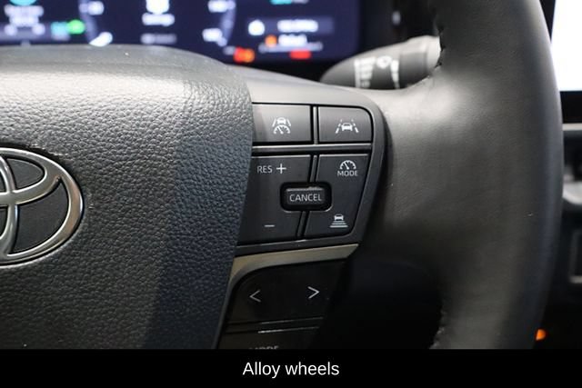 Used 2025 Toyota Camry XLE FWD image 24