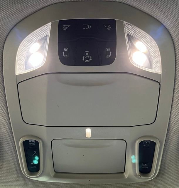 Used 2023 Chrysler Pacifica Limited FWD image 41