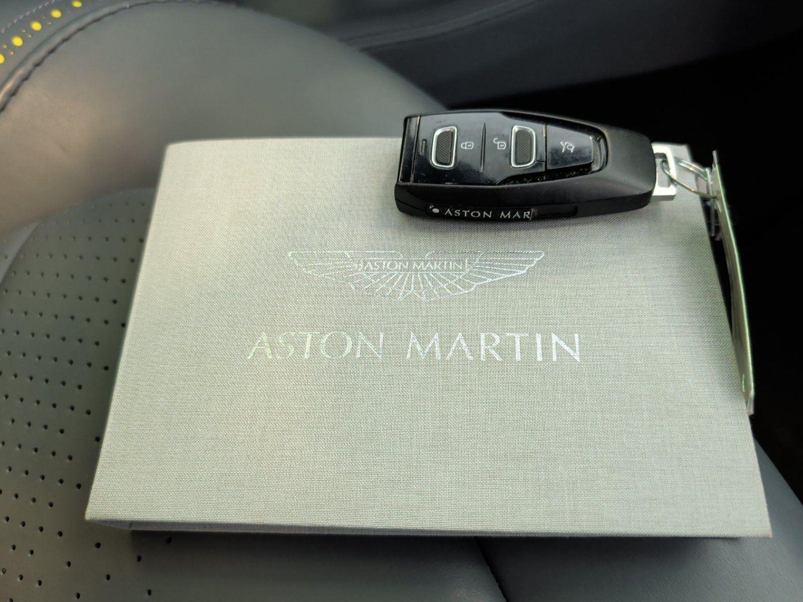 Used 2021 Aston Martin DBX AWD/4WD image 41