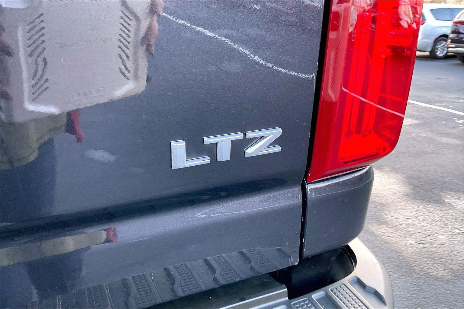 Used 2024 Chevrolet Silverado 3500 LTZ w/ LTZ Convenience Package image 8