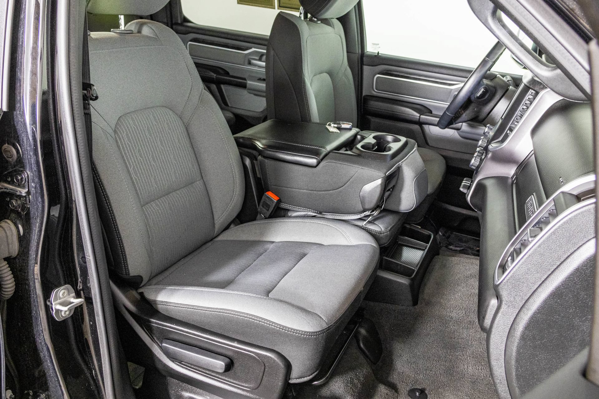 Used 2023 RAM 1500 Big Horn AWD/4WD image 46