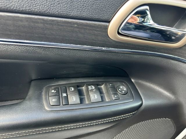 Used 2017 Jeep Grand Cherokee Limited image 17