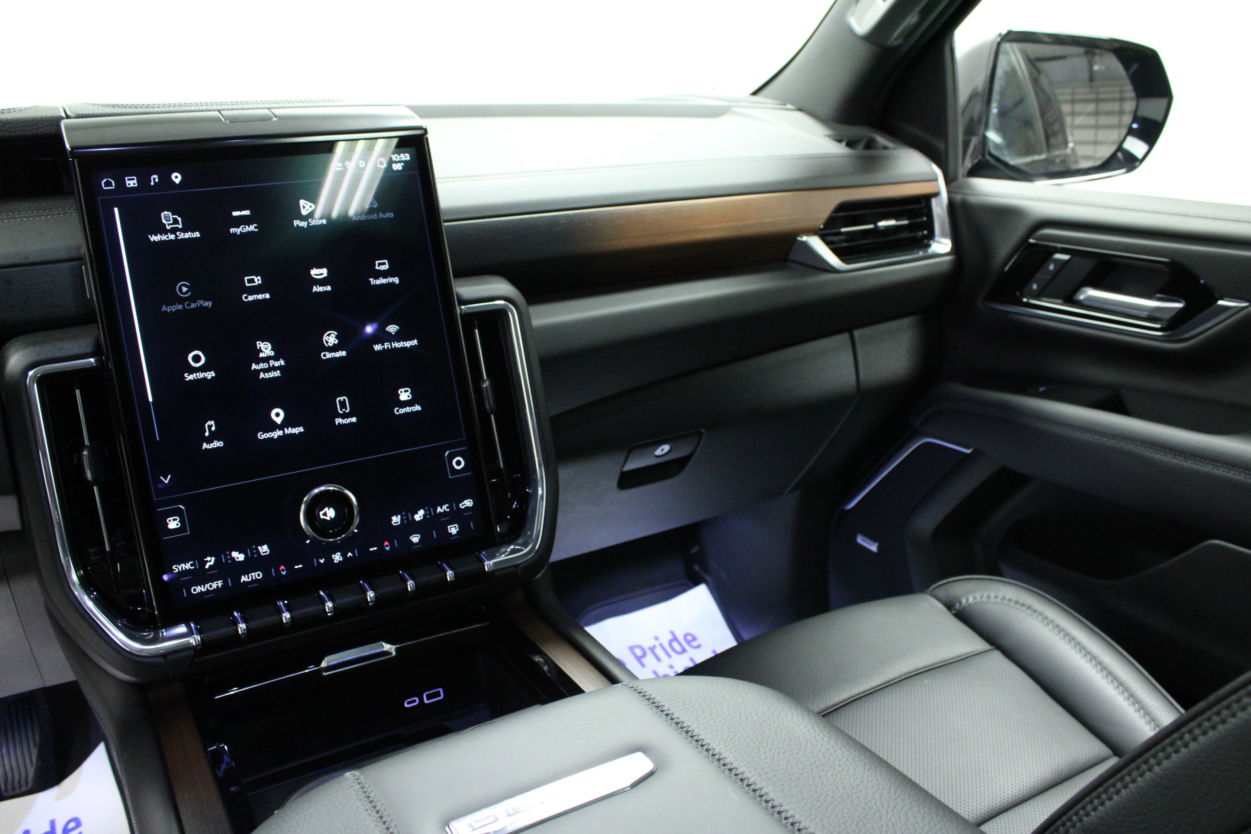 Used 2025 GMC Yukon Denali w/ Denali Reserve Package image 21