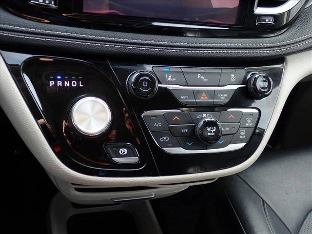 Used 2022 Chrysler Pacifica Touring-L image 20