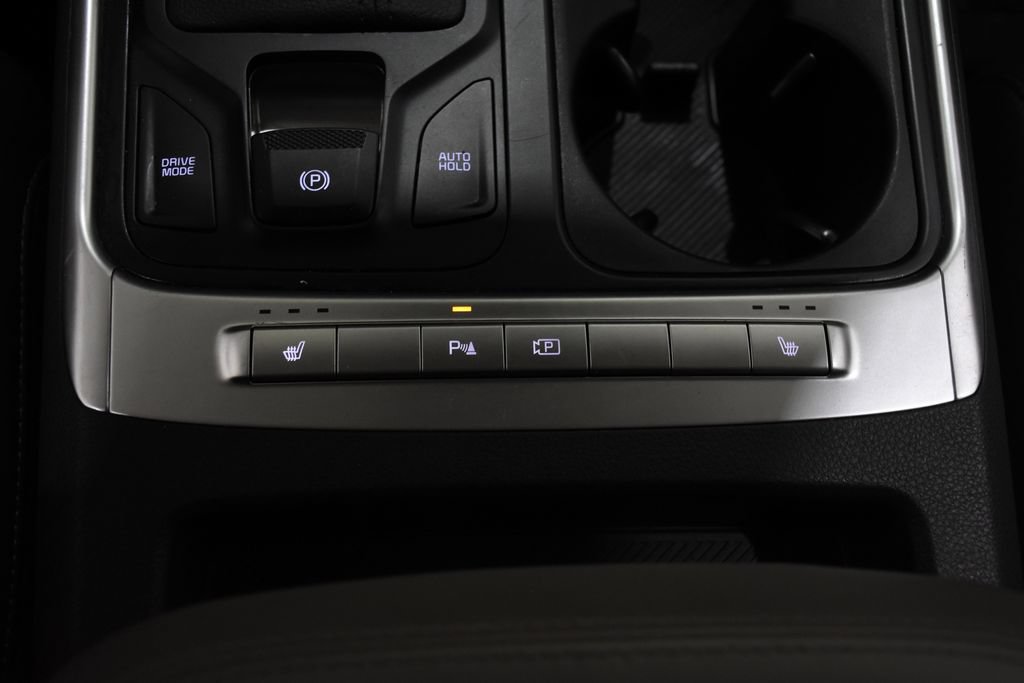 Used 2025 Kia Carnival FWD image 28