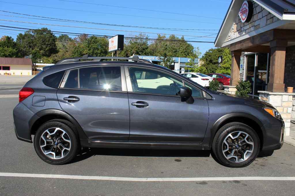 Used 2016 Subaru Crosstrek 2.0i Premium image 4