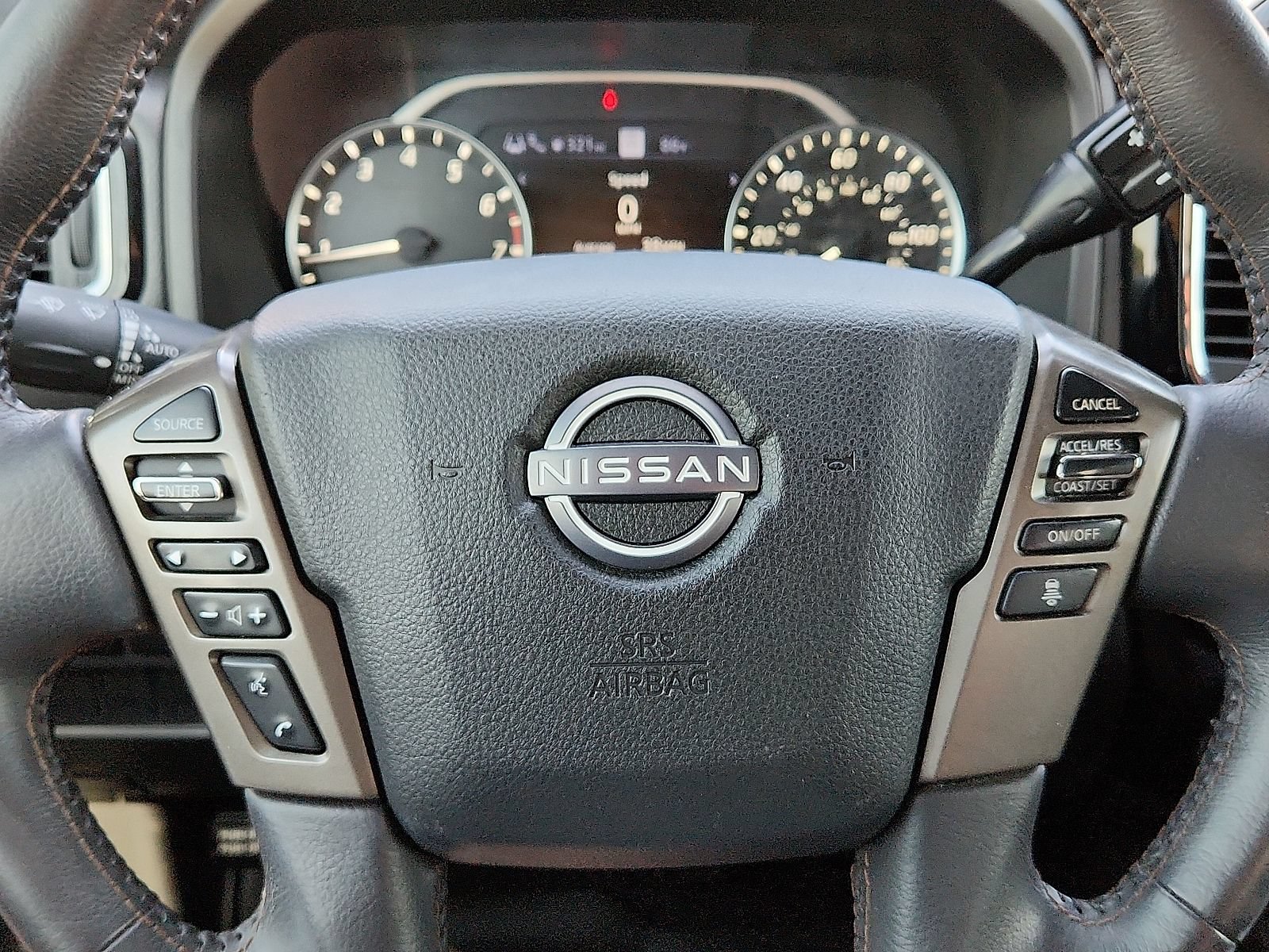 Used 2023 Nissan Titan Platinum Reserve w/ Moonroof Package AWD/4WD image 25