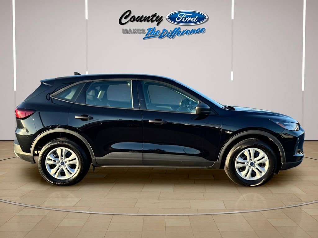 Used 2023 Ford Escape AWD image 7