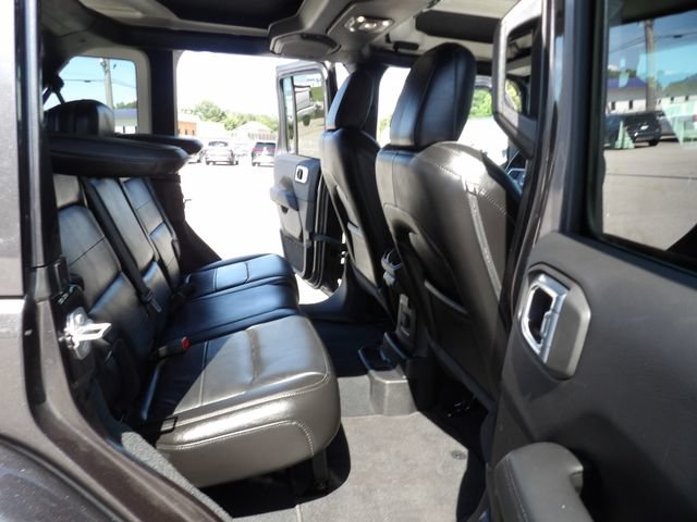 Used 2022 Jeep Wrangler Unlimited Sahara AWD/4WD image 29